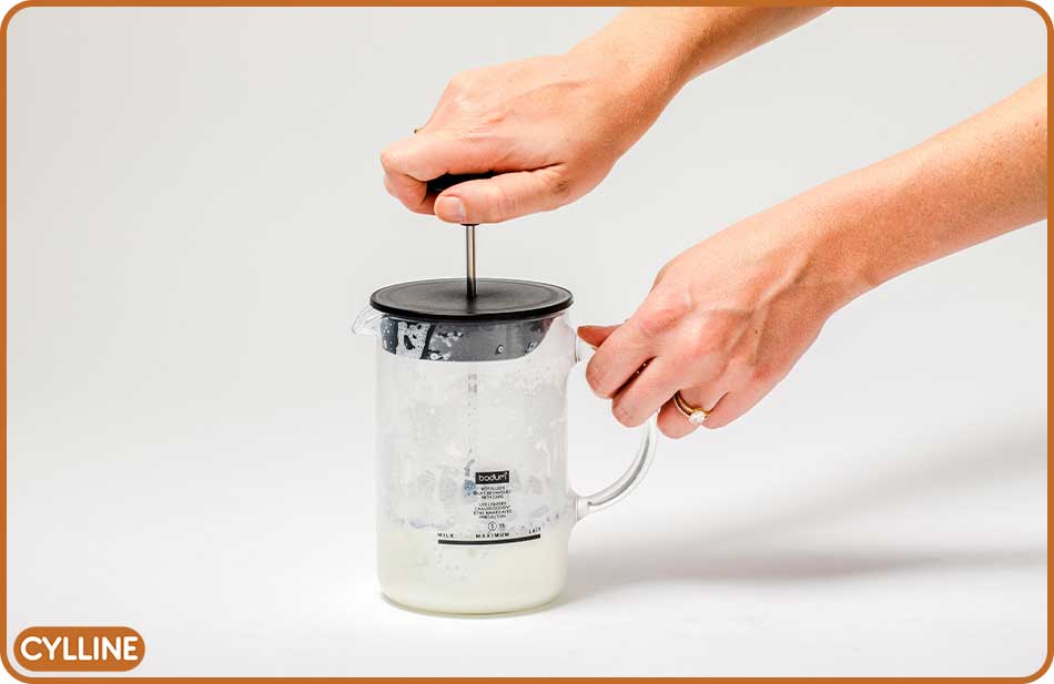 تهیه فوم شیر با فرنچ پرس - فروشگاه اینترنتی سایلین